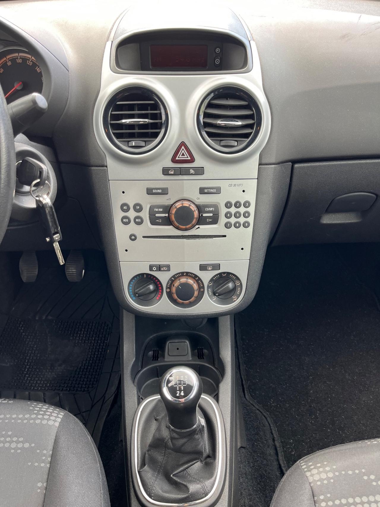 Opel Corsa 1.2 3 porte b-color OK NEOPATENTATI
