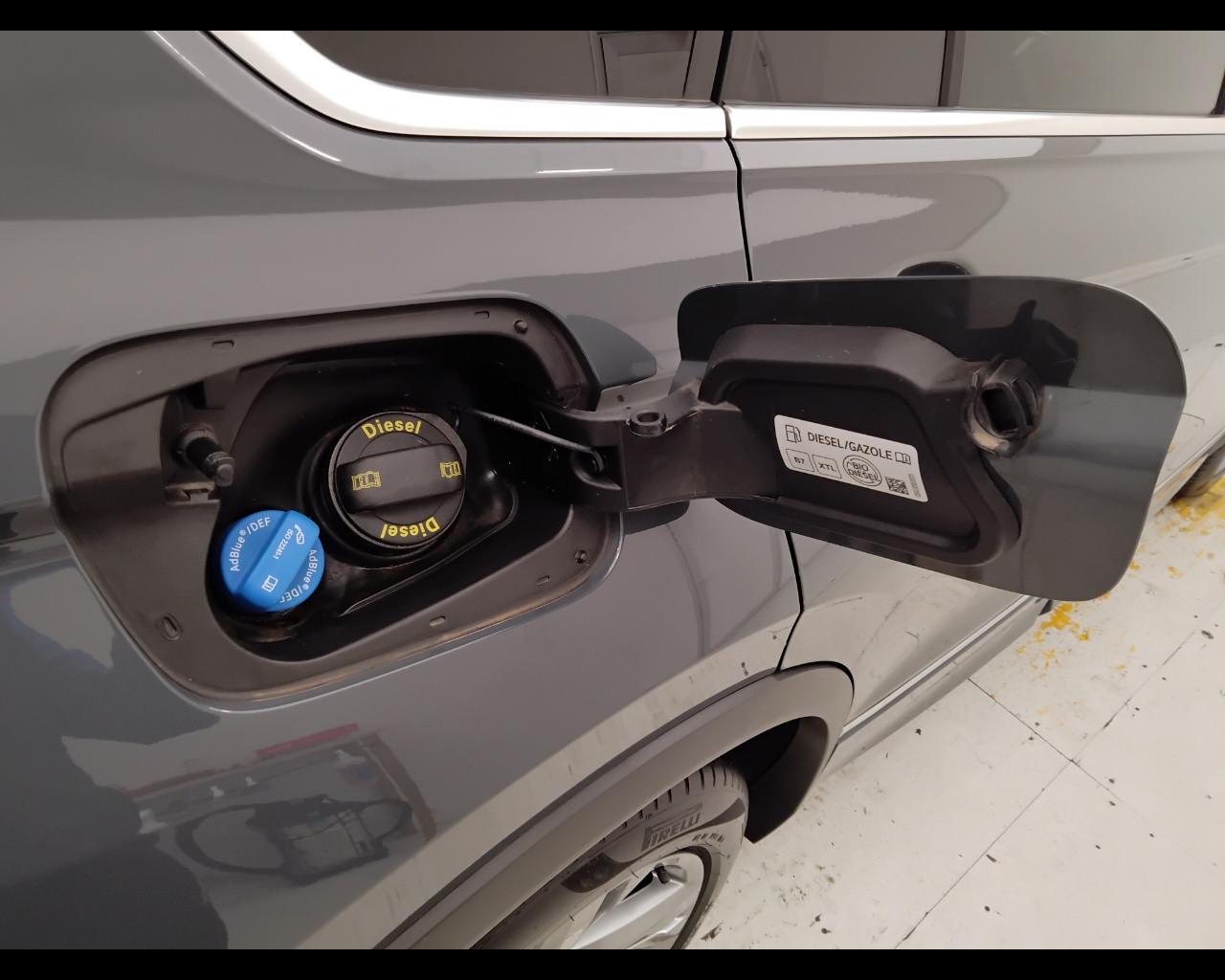 VOLKSWAGEN Tiguan II 2021 - Tiguan 2.0 tdi R-Line 150cv dsg