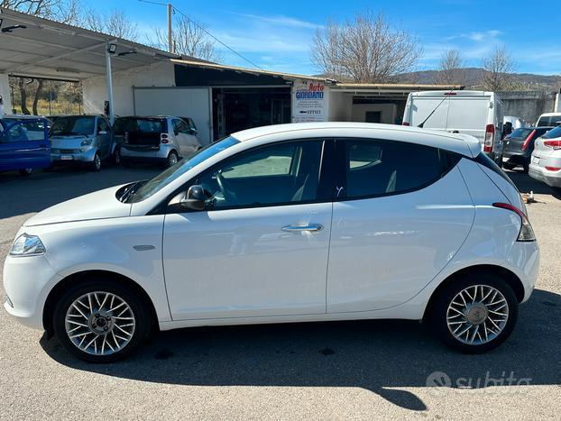 Lancia ypsilon 1.3 mj 95 cv