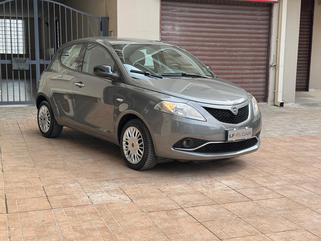 Lancia Ypsilon 1.3 MJT 16V 95 cv 5 porte S&S Platinum 5 posti