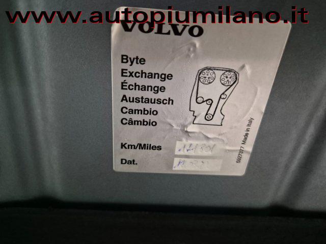 VOLVO V40 D3 Momentum