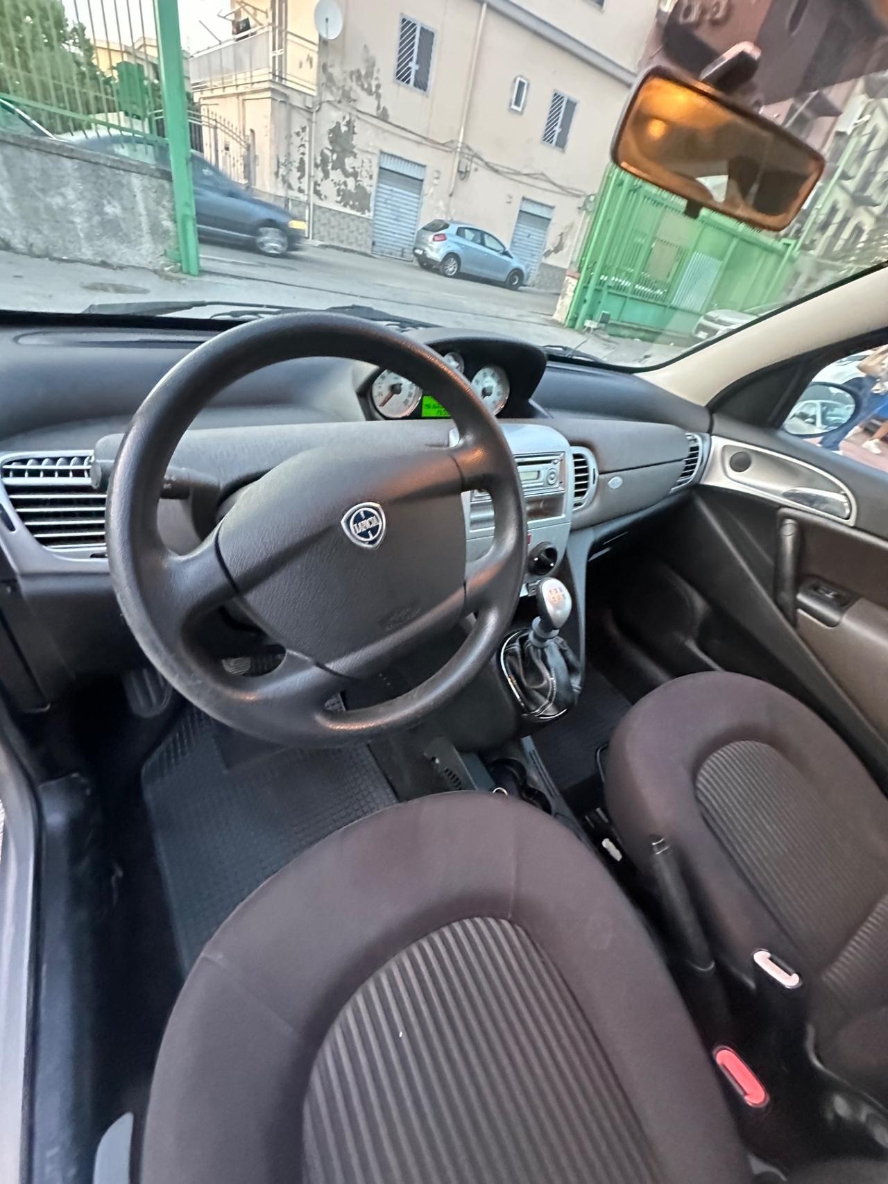 Lancia Ypsilon 1.4 Platino Ecochic GPL