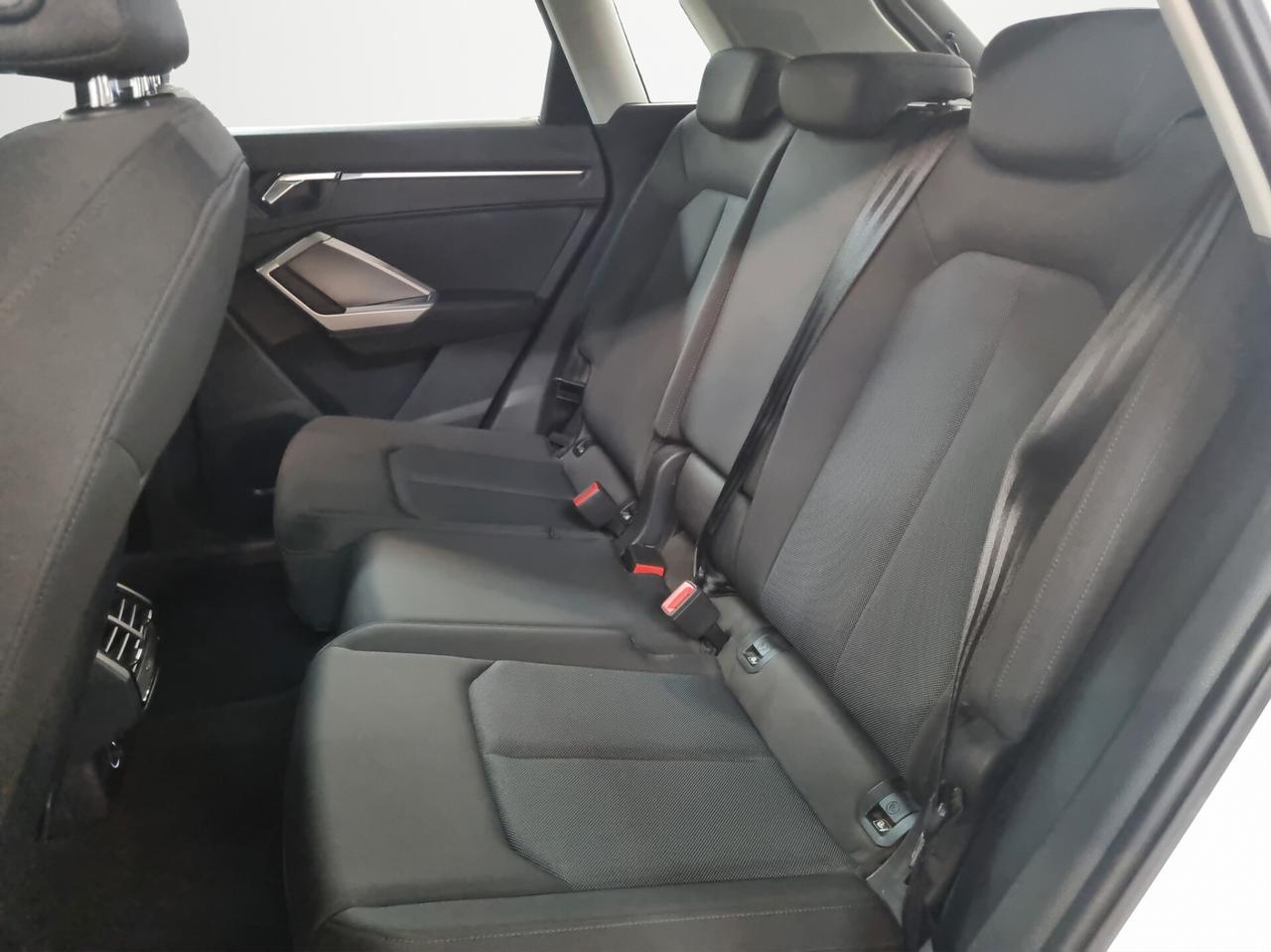 Audi Q3 35 TFSI S tronic Business Advanced