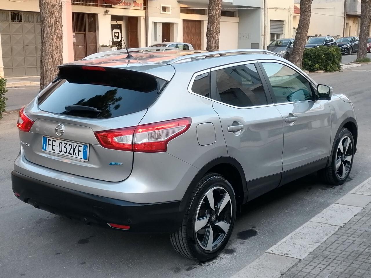 Nissan Qashqai 1.5 dCi NAVI CAMERE360 TETTO - 2016