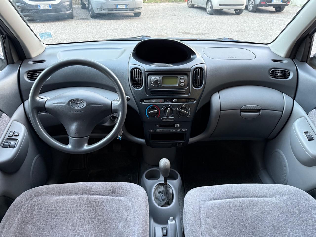 Toyota Yaris 1.3i 16V cat 5 porte Luna