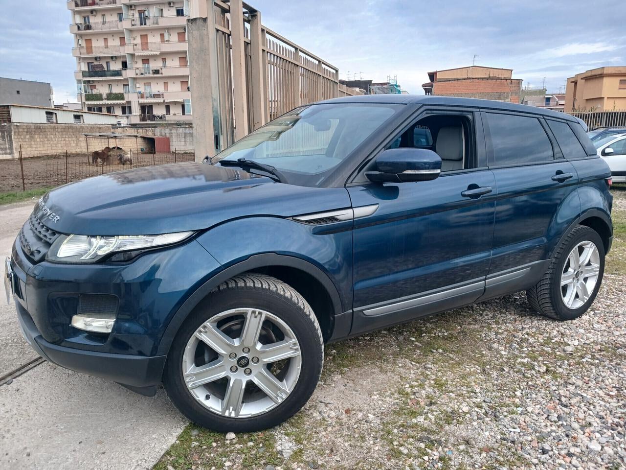 Land Rover Range Evoque 2.2 TD4 5p. Dynamic