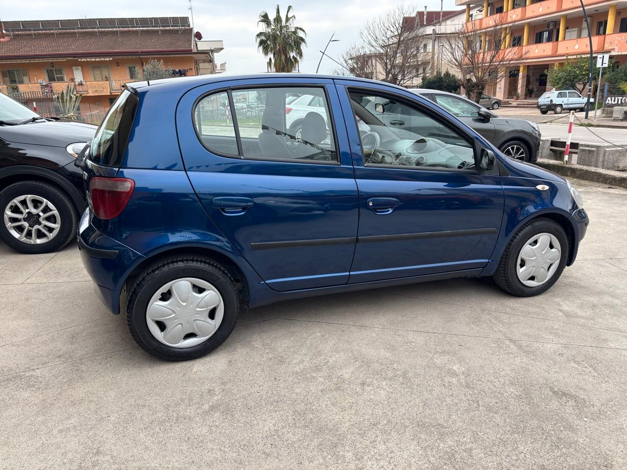 Toyota Yaris 1.0i 16V cat 5 porte Sol-2000