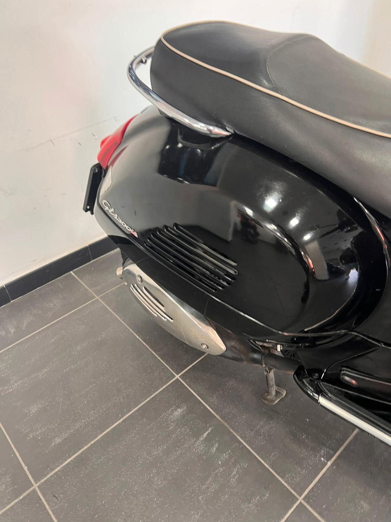 Piaggio Vespa 300 GTS