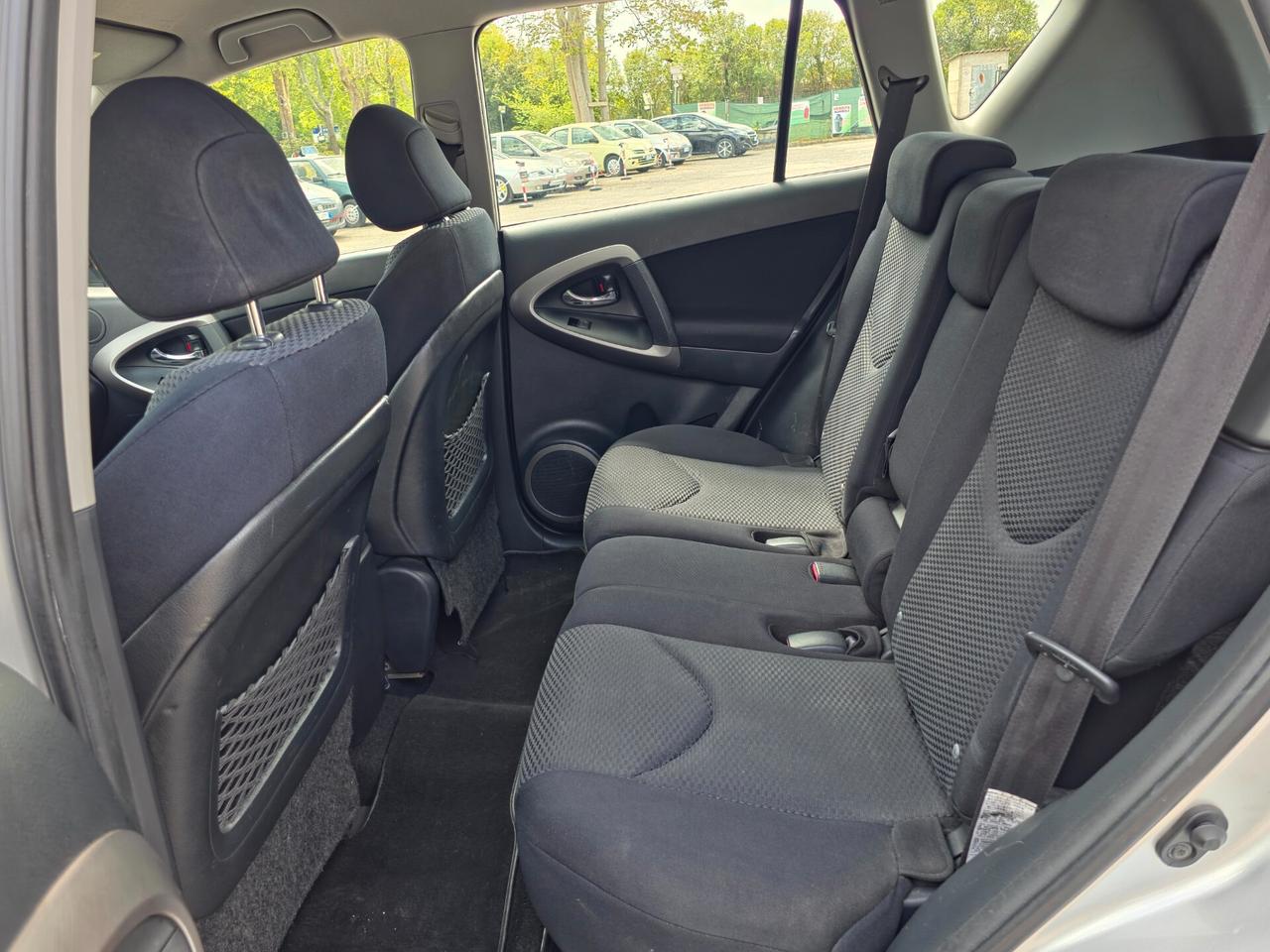 Toyota RAV 4 RAV4 2.2 D-4D 136 CV DPF Luxury 2009-E4 Manuale NEO