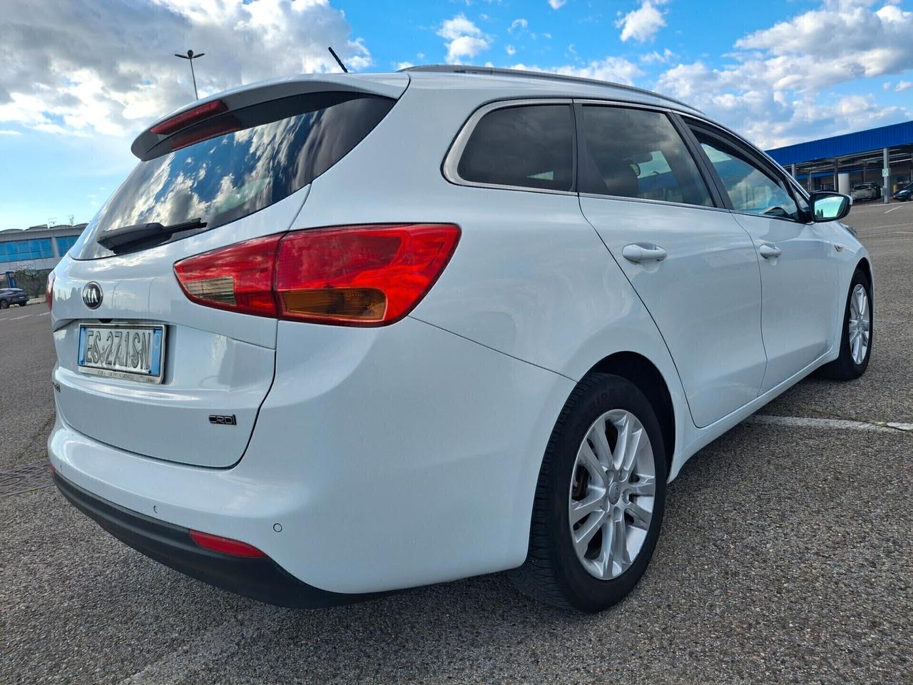 Kia Ceed cee'd 1.4 CRDi SW.-TELECAMERA-LUCI LED-