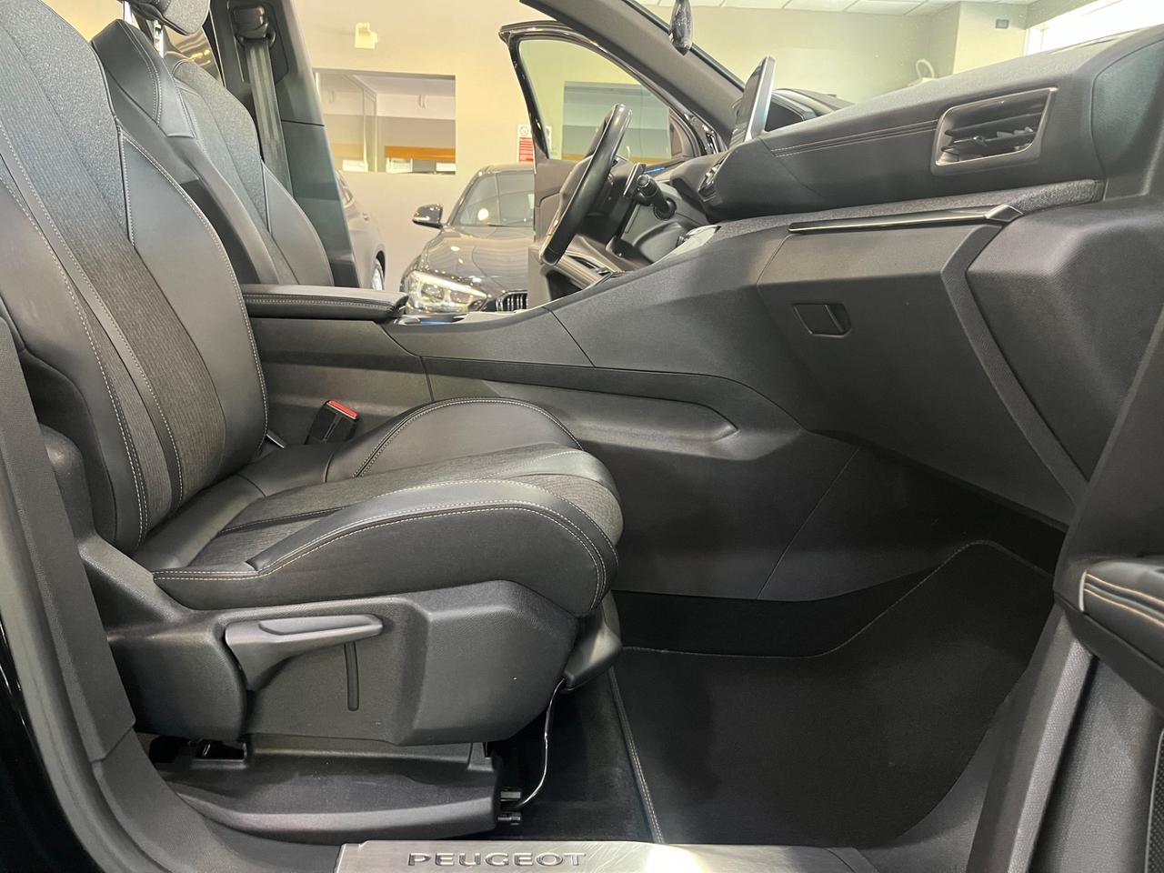 Peugeot 5008 1.5 bluehdi GT Line s 80.000 KM!!