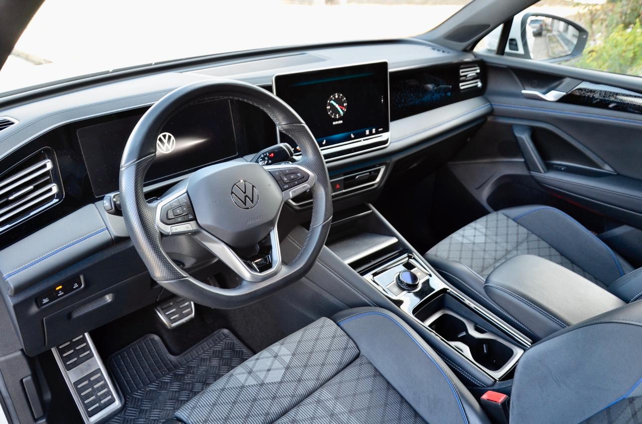 VOLKSWAGEN TIGUAN 2.0 TDI R-LINE 150cv DSG, UNICOPROPRIETARIO, GARANZIA VW 5/28, UFF ITALIANA, IQ LED, SEDILI A GUSCIO, 19″, PERMUTE