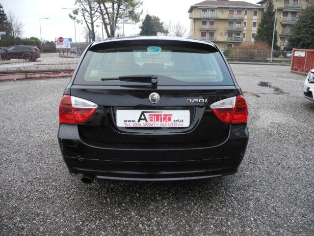 BMW 320 i Touring - PELLE - TETTO APRIBILE - LEGGERE NOTE