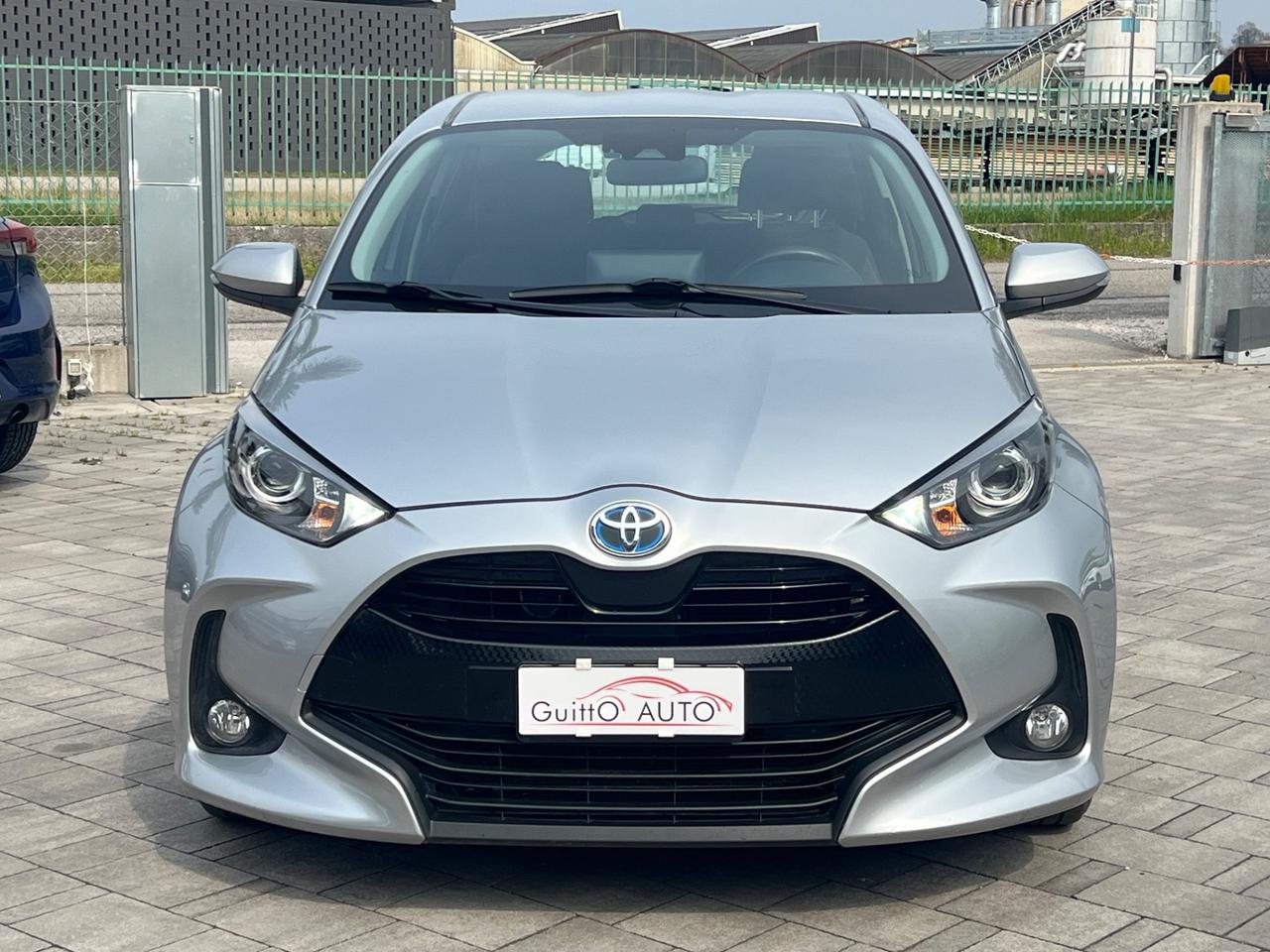 Toyota Yaris 1.5 Hybrid 5 porte Business FINANZIABILE