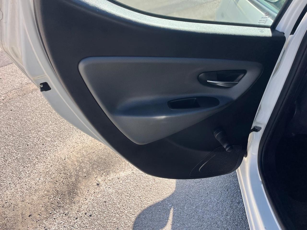 Lancia Ypsilon Platinum 110000 KM GARANZIA 12 m LEGGERE)