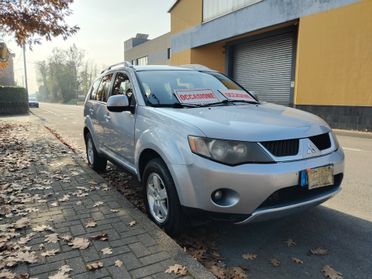 Mitsubishi Outlander 2.0 DI-D Intense DPF 4X4 A 3.999 EURO