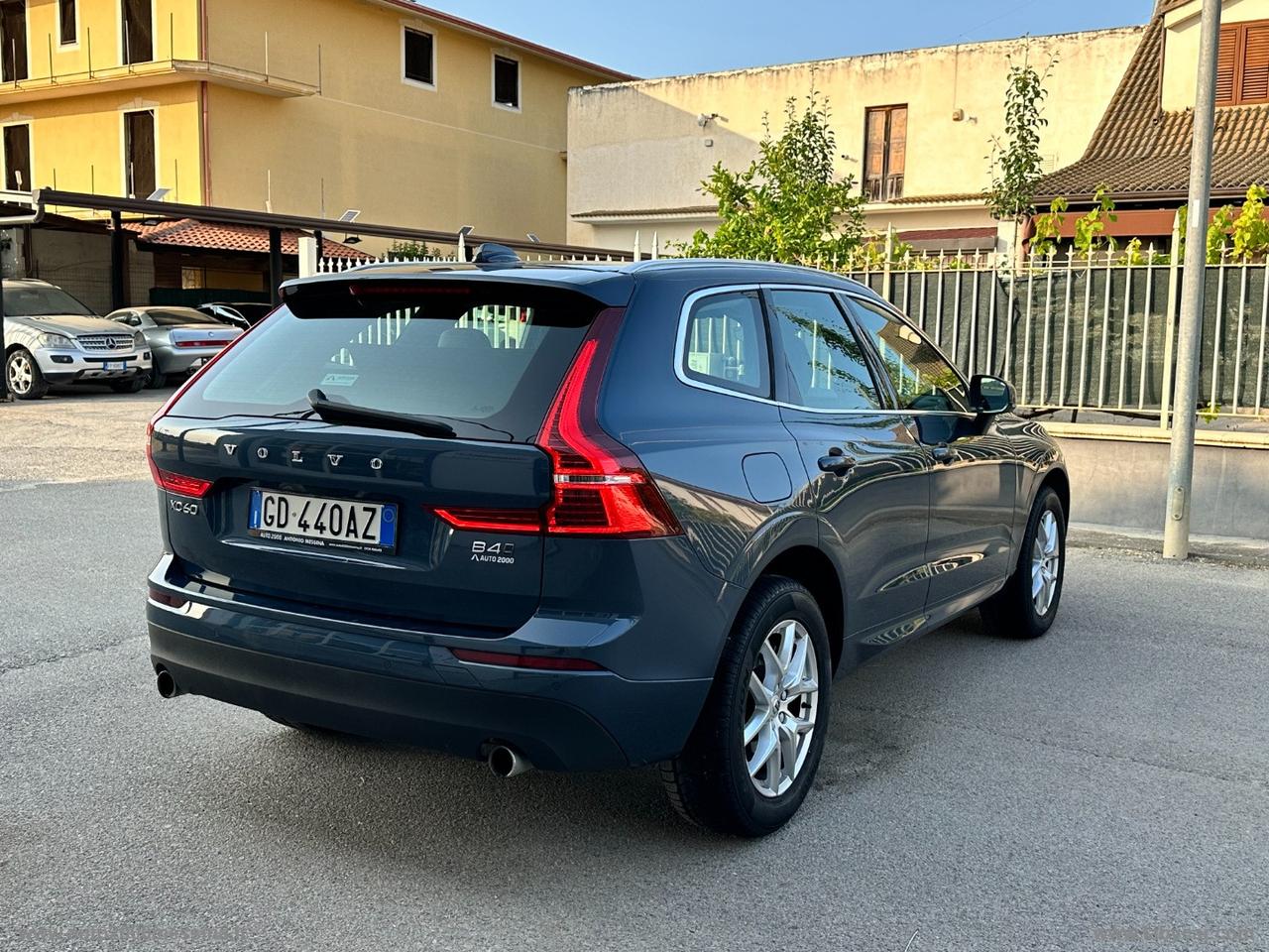 VOLVO XC60 B4 AWD GEARTRONIC MOMENTUM PRO IBRIDO DIESEL
