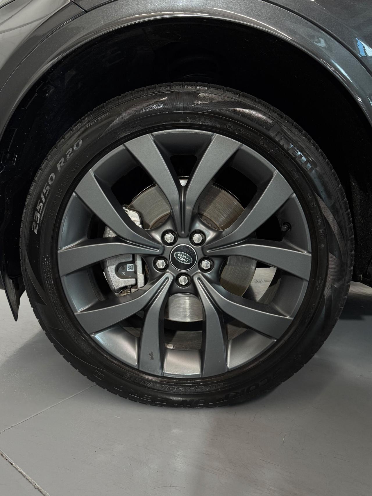 Land Rover Discovery Sport R-Dynamic SE awd 2.0cc 163cv CarPlay Cerchi da 20"