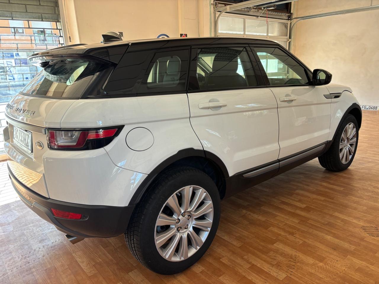 Land Rover Range Evoque 2.0 TD4 150 CV 5p. Pure