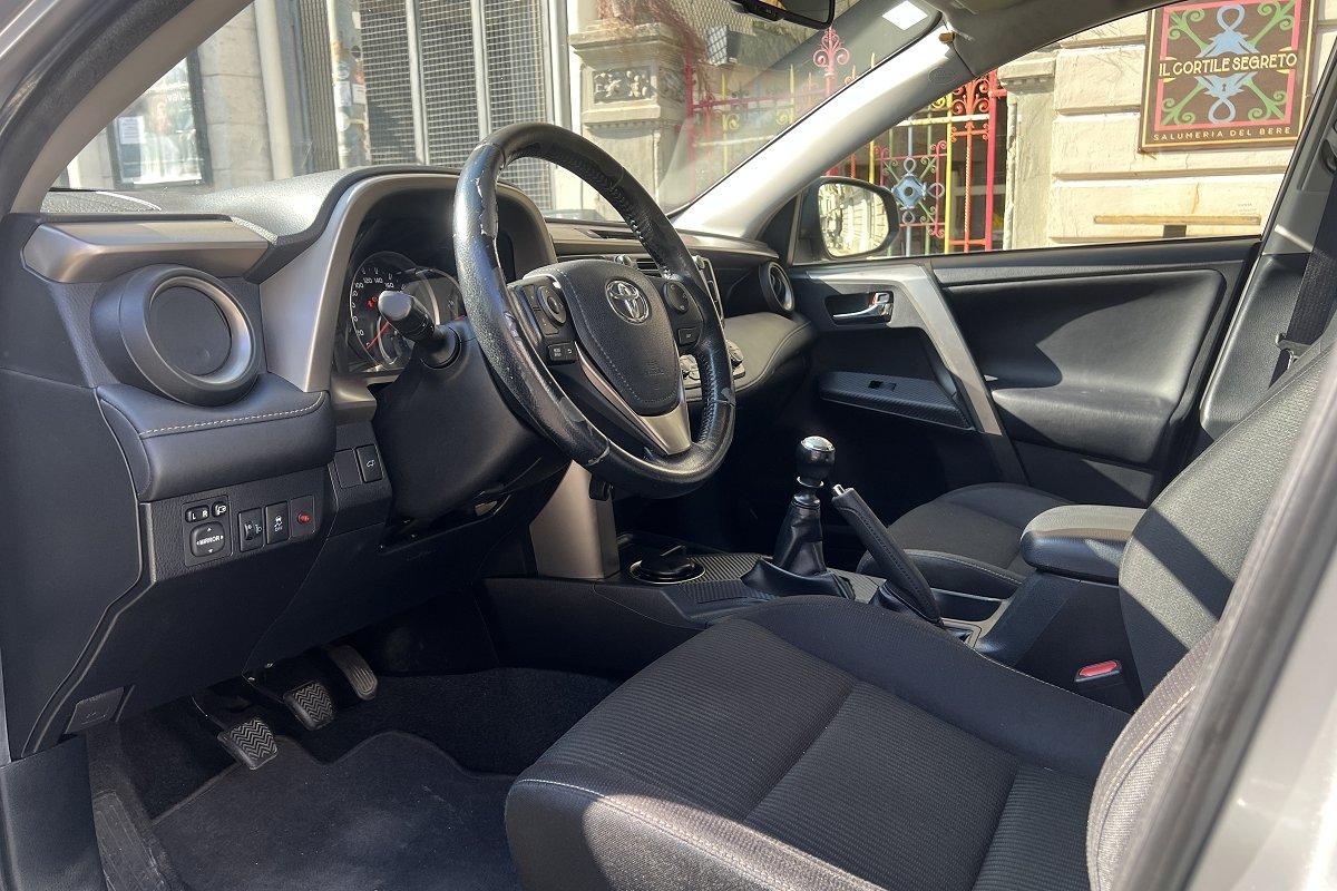 TOYOTA RAV4 2.0 D-4D 2WD