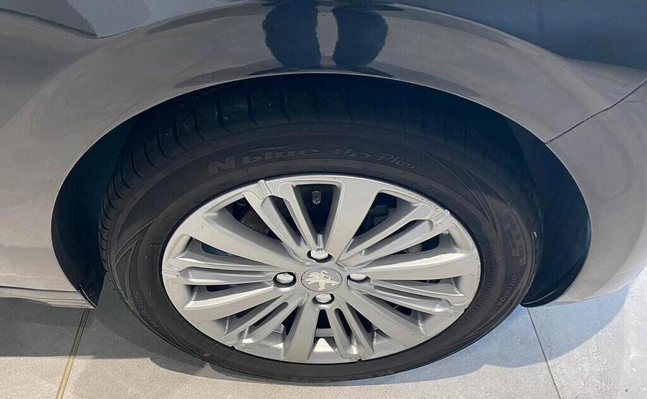 Peugeot 208 1.2 benzina km 70000 con garanzia