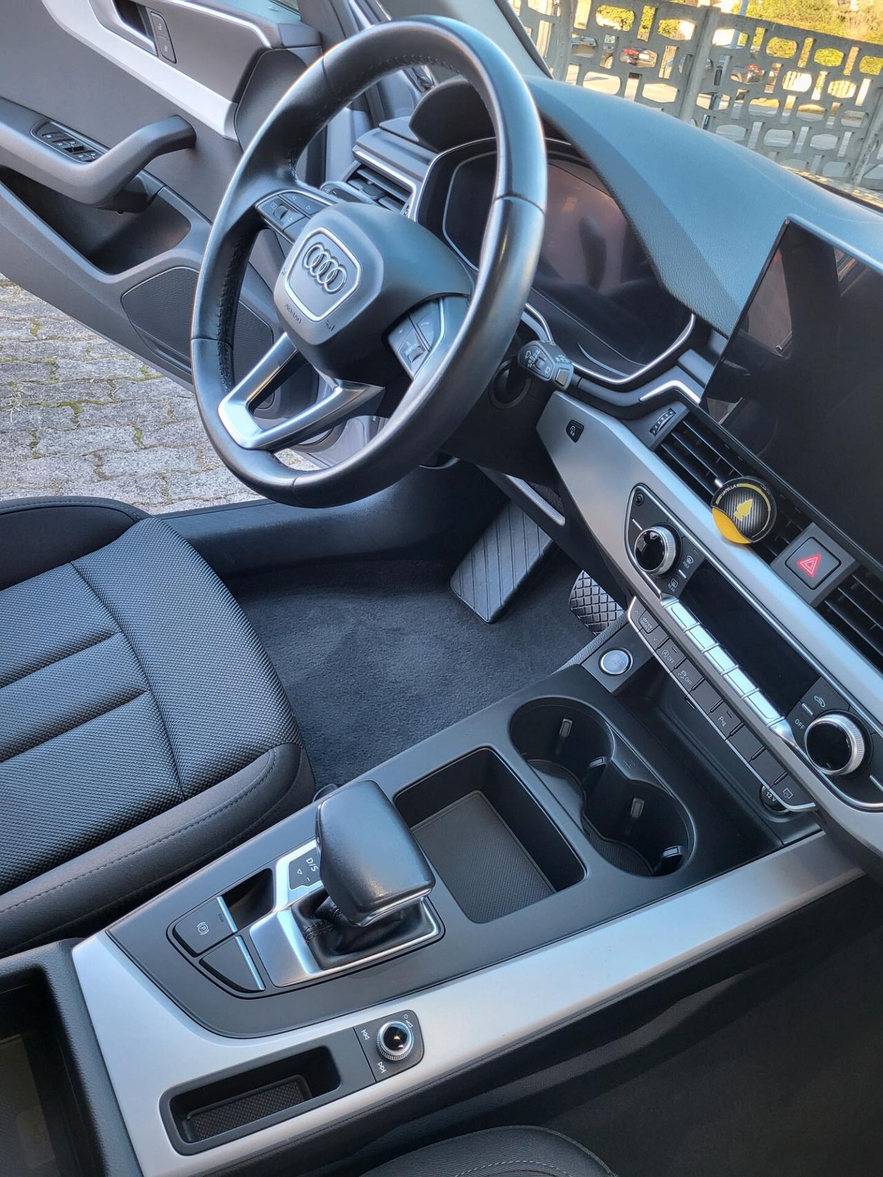 Audi A4 Avant 30 TDI/136 CV S tronic Business Advanced