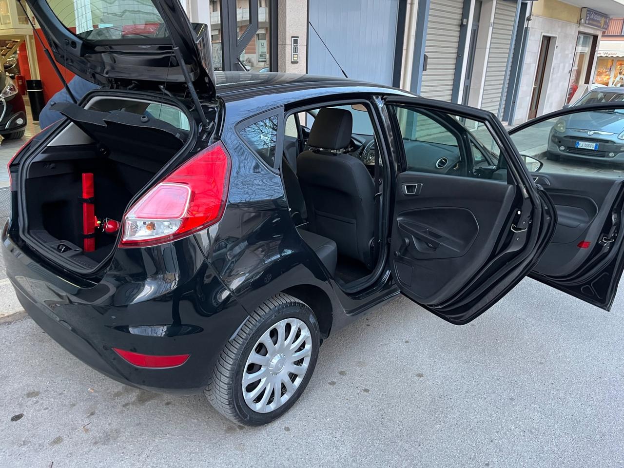 Ford Fiesta 1.5 TDCi 75CV 5 porte Business