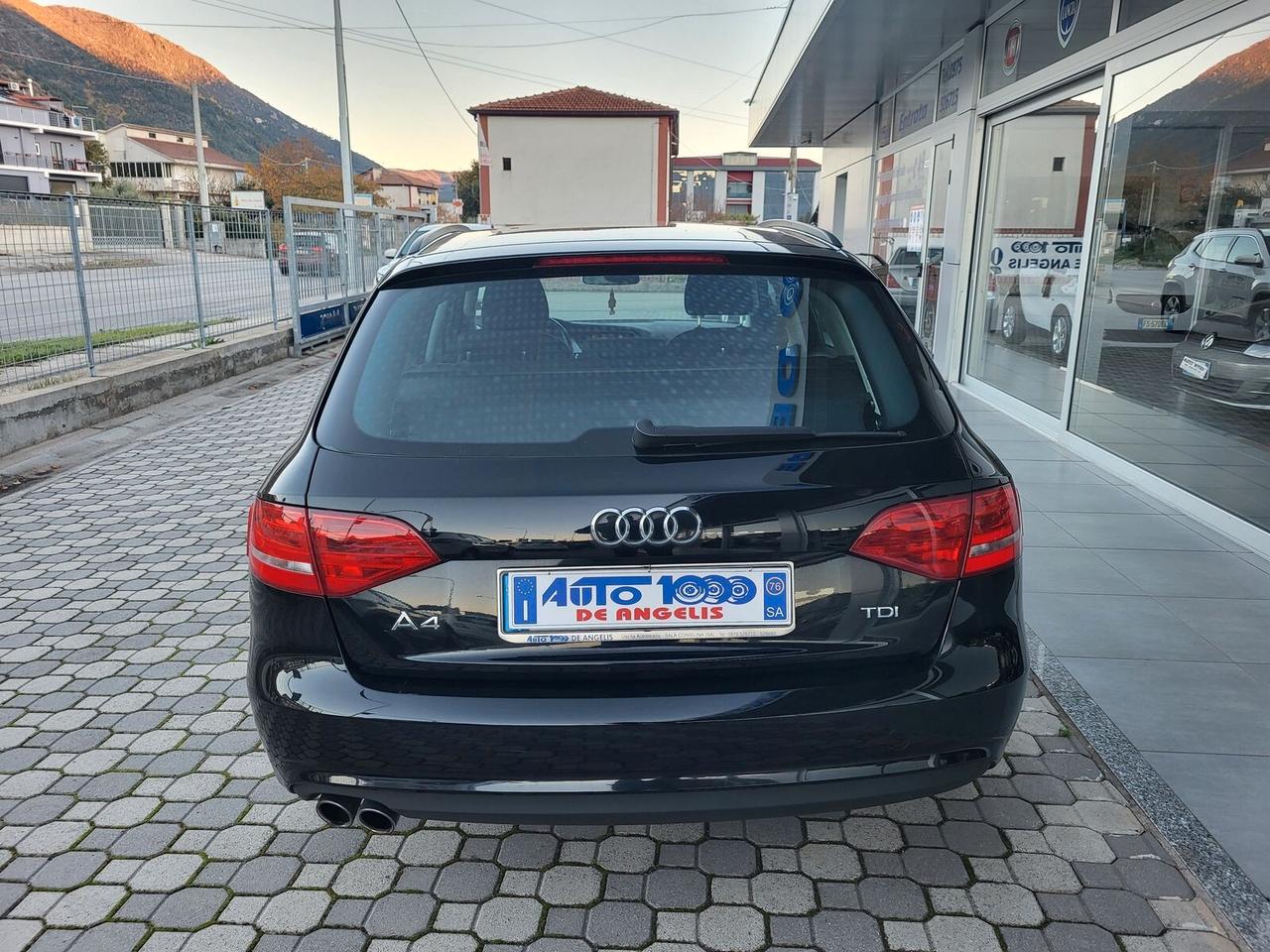 Audi A4 Audi A4 ***RESTYLING*** AVANT 2.0 TDI * CAMBIO MANUALE *