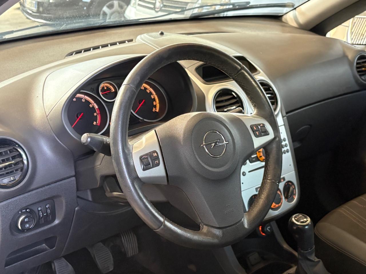 Opel Corsa 1.2 5 porte Sport