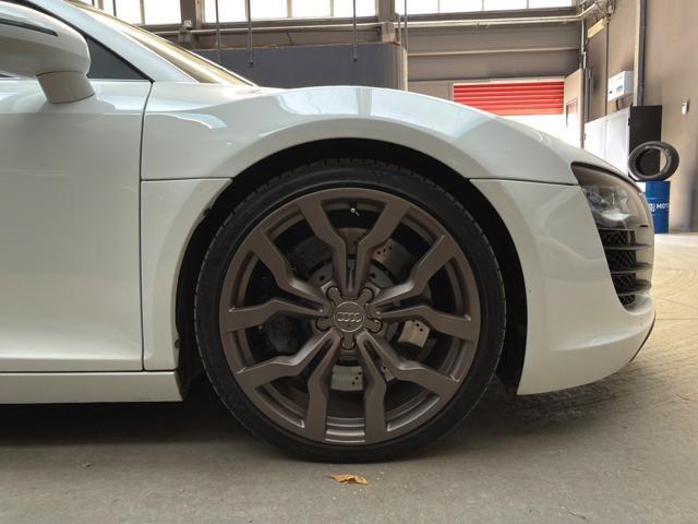 AUDI R8 Spyder 4.2 V8 FSI quattro R tronic