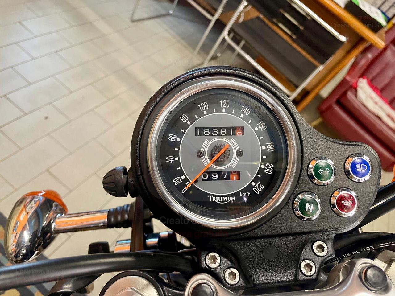 Triumph Bonneville T100 RUOTE A RAGGI