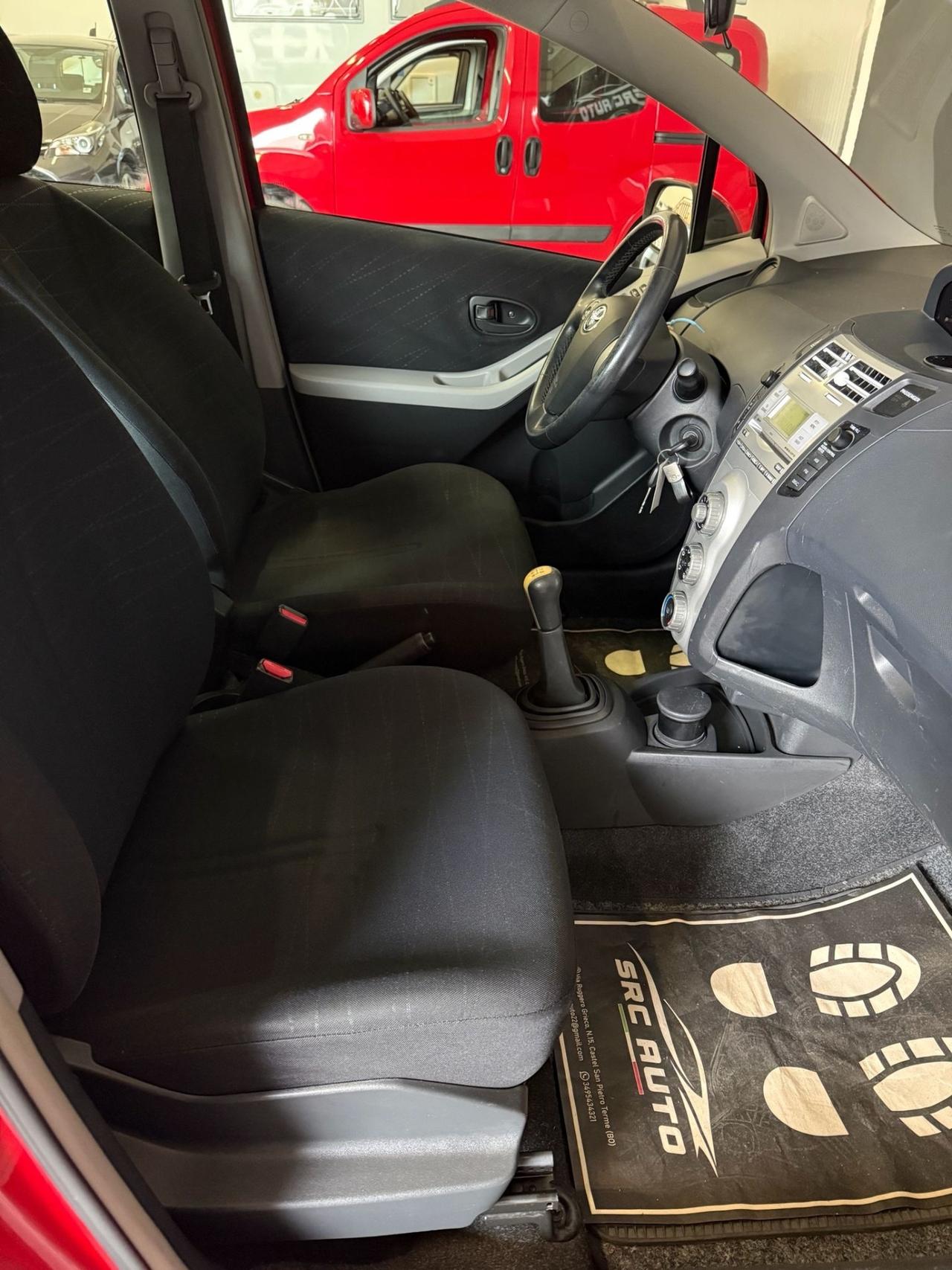 Toyota Yaris 1.0 5 porte Sol