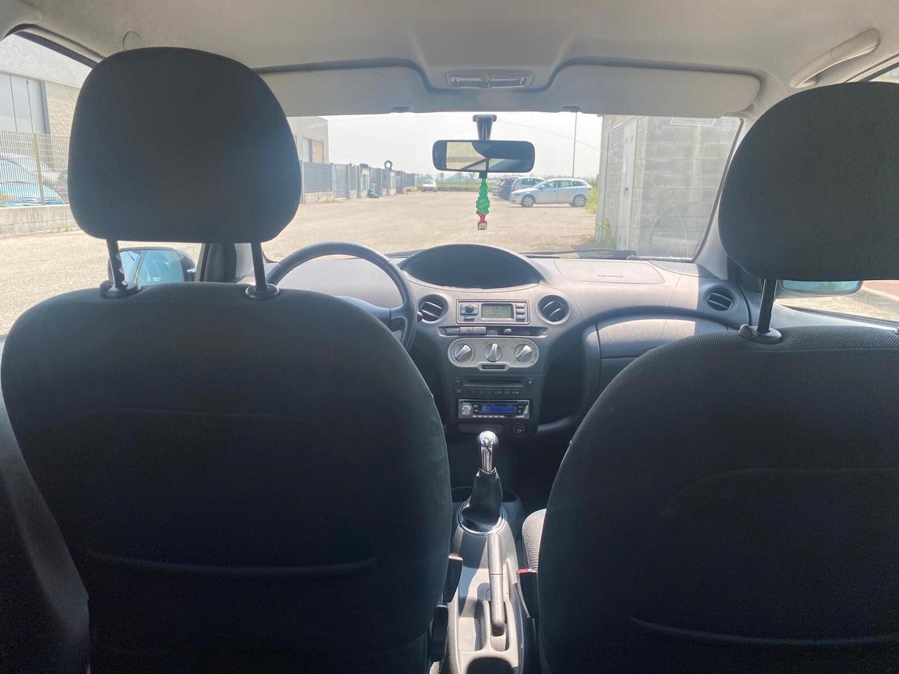 Toyota Yaris 1.0i 16V cat 3 porte Sol Blue ADATTA AI NEOPATENTATI