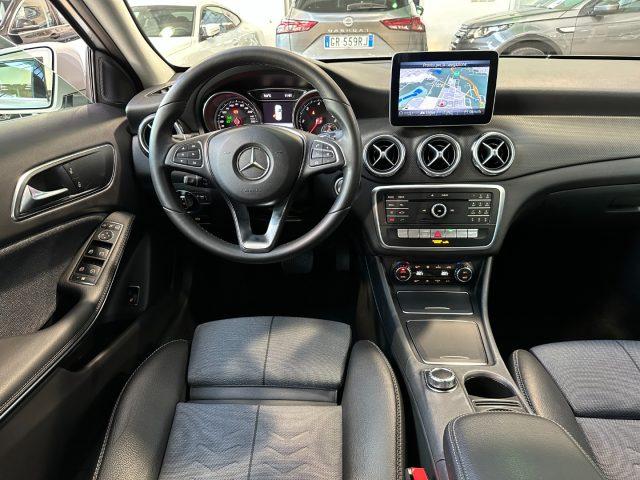 MERCEDES-BENZ GLA 180 d Automatic Sport - 17" - Telecamera - Navi - IVA