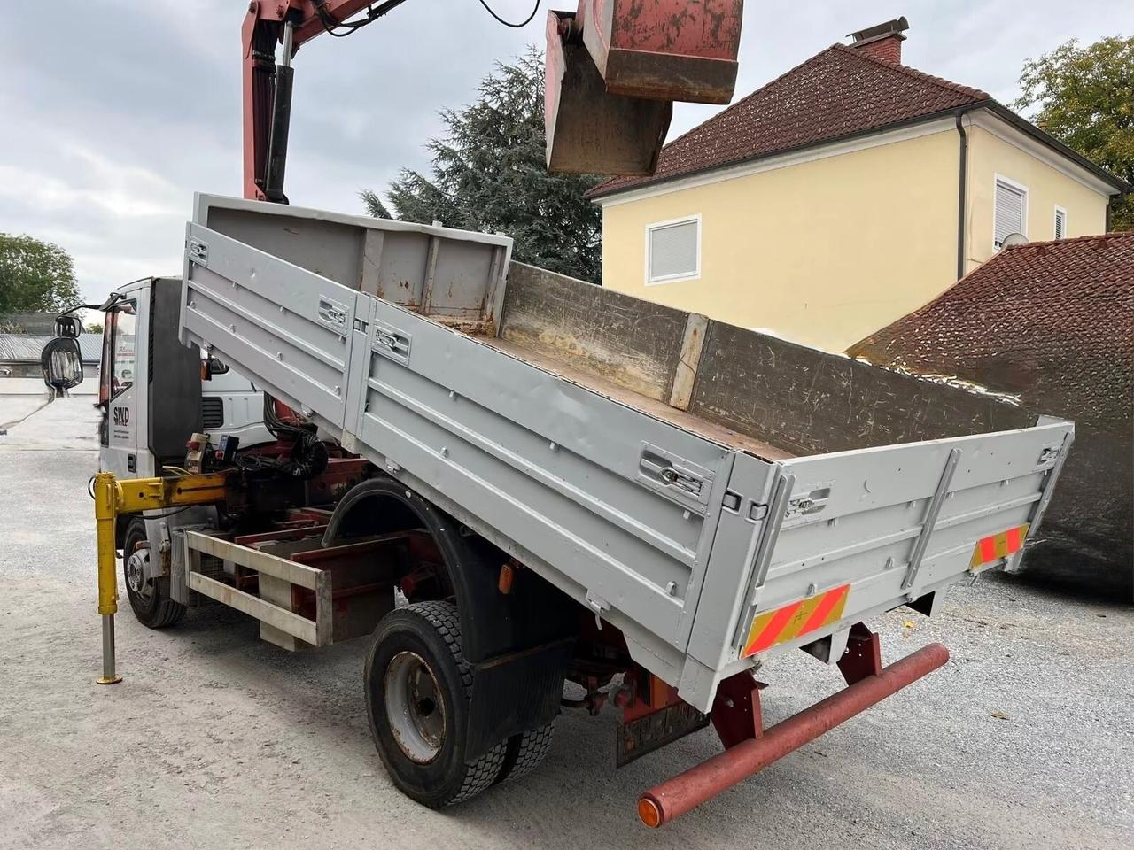 IVECO EUROCARGO TECTOR 75E15 RIBALTABILE CON GRU E BENNA