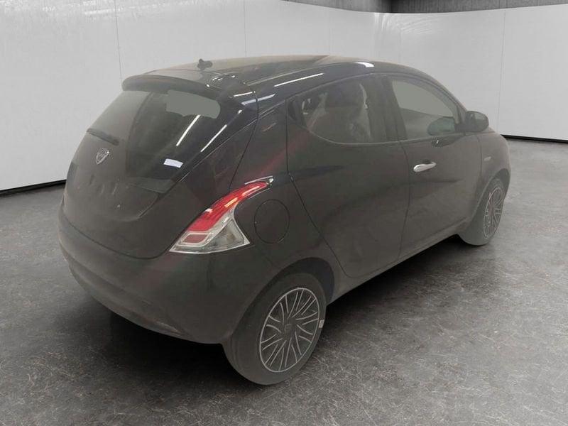 Lancia Ypsilon 1.0 firefly hybrid Oro s&s 70cv
