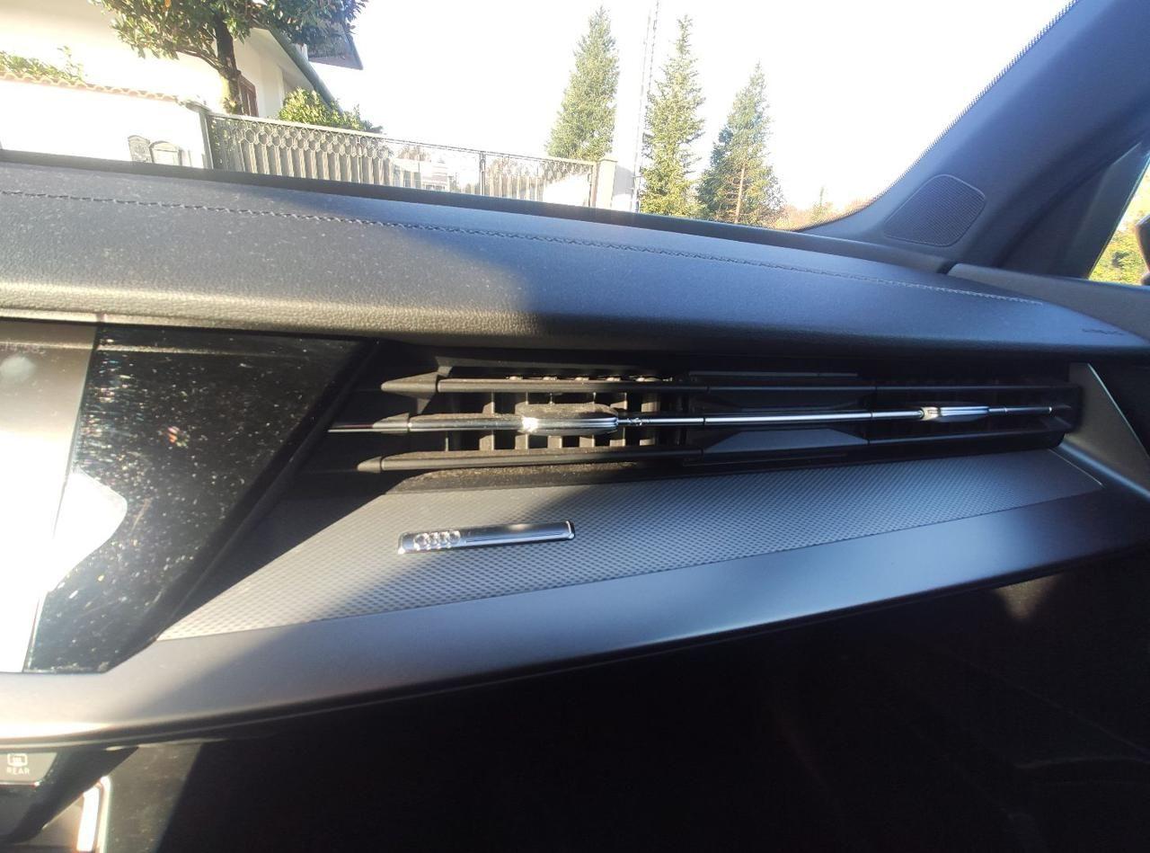 AUDI A3 SPB 35 TFSI mhev S line s-tronic!