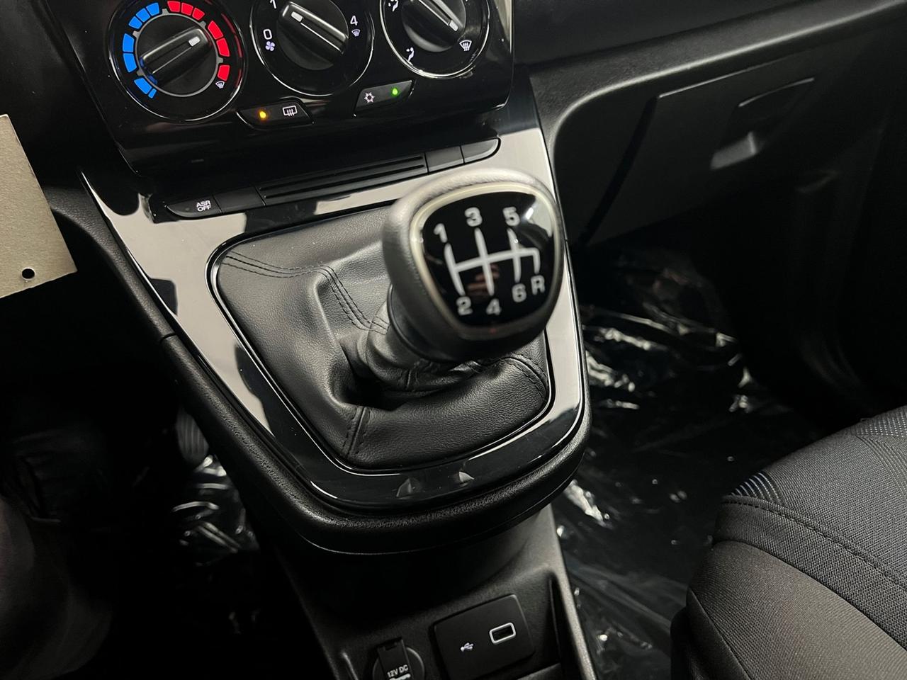 LANCIA Ypsilon III 2015 Ypsilon 1.0 firefly hybrid Gold s&s 70cv