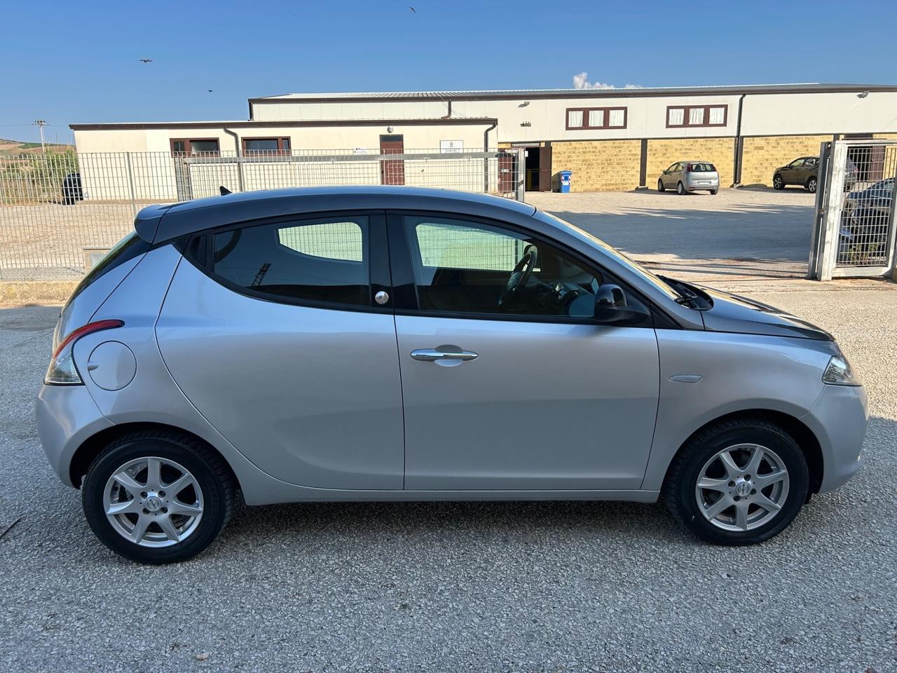 Lancia Ypsilon 1.2 69 CV 5 porte GPL Ecochic Gold