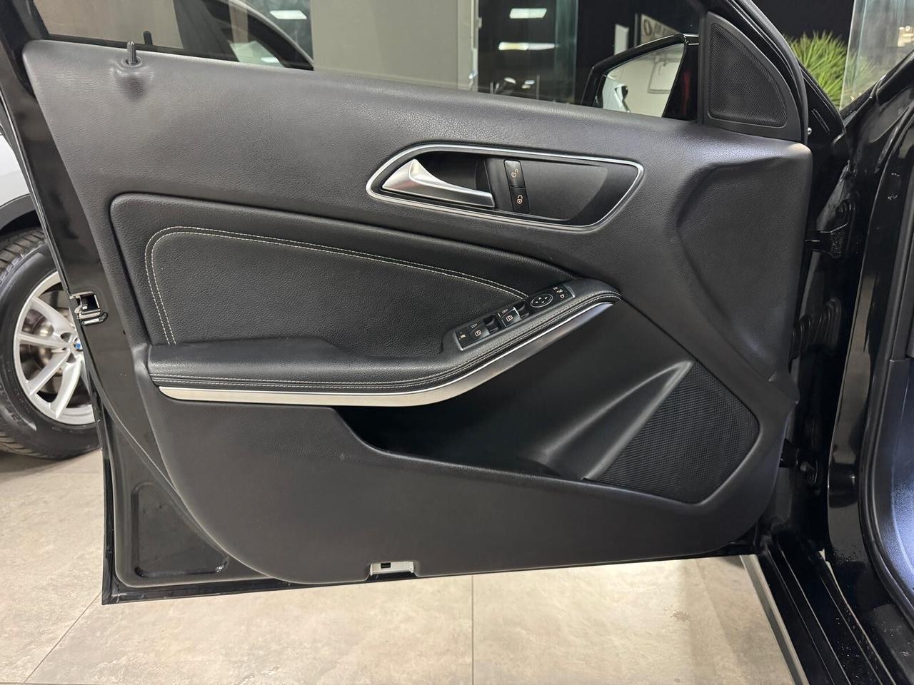 Mercedes A 180d Automatic Total Black 2018