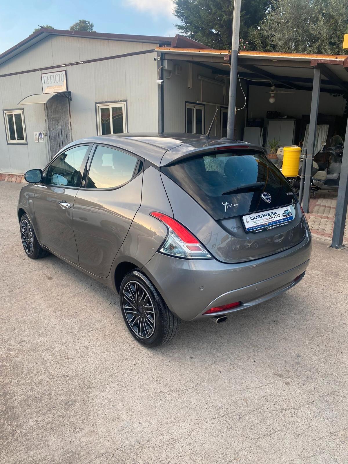 Lancia Ypsilon 1.0 FireFly 5 porte S&S Hybrid Ecochic Gold KM91MILA ADATTA X NEO PATENTATI