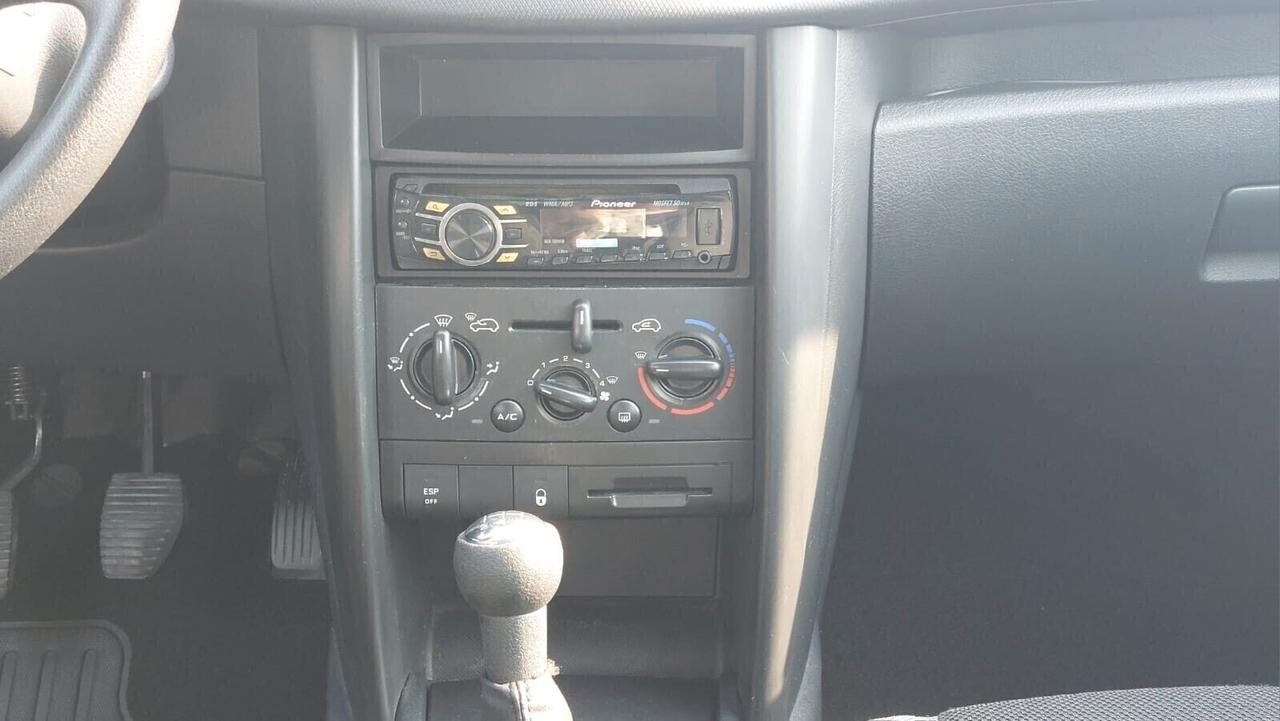 Peugeot 207 1.4 benzina Neopatentati