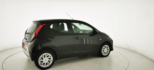 TOYOTA Aygo Connect 1.0 VVT-i 72CV x-business CAMBIO AUTOM.