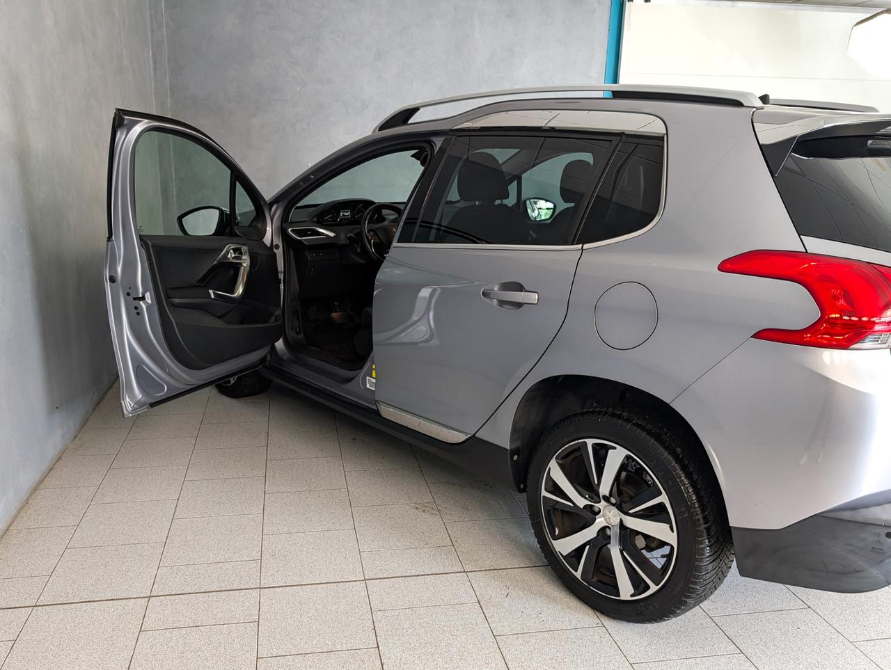Peugeot 2008 1.2 puretech 110cv EAT8 Allure
