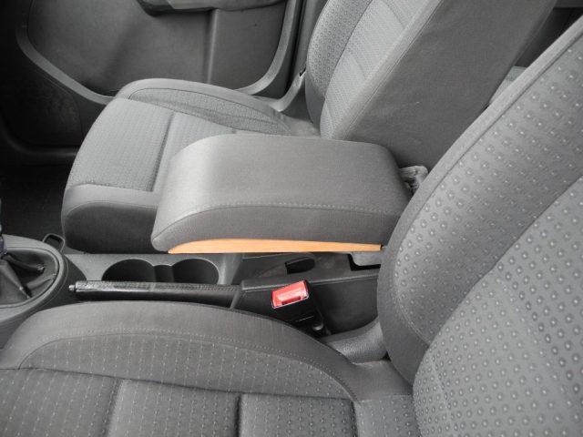 VOLKSWAGEN Touran 1.9 TDI 105cv -AUTOCARRO 5 POSTI- OK NEOPATENTATI