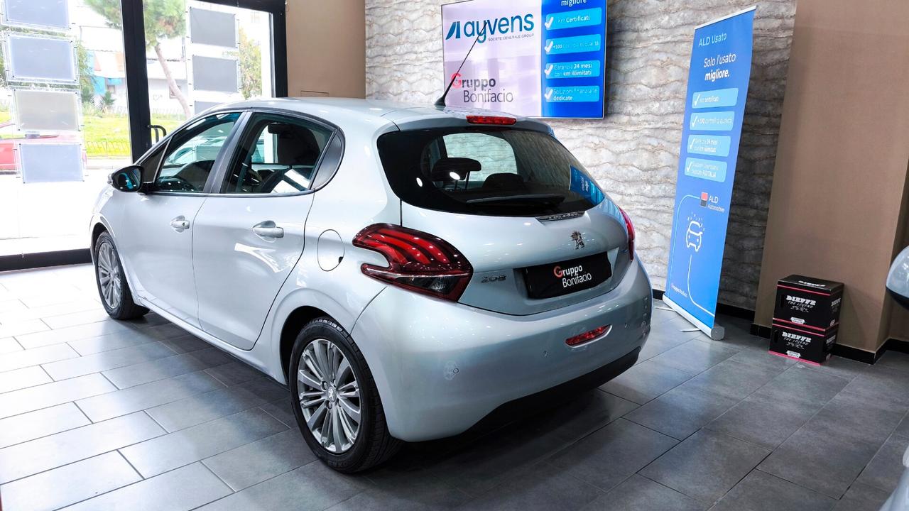 Peugeot 208 PureTech 82 5 porte Allure