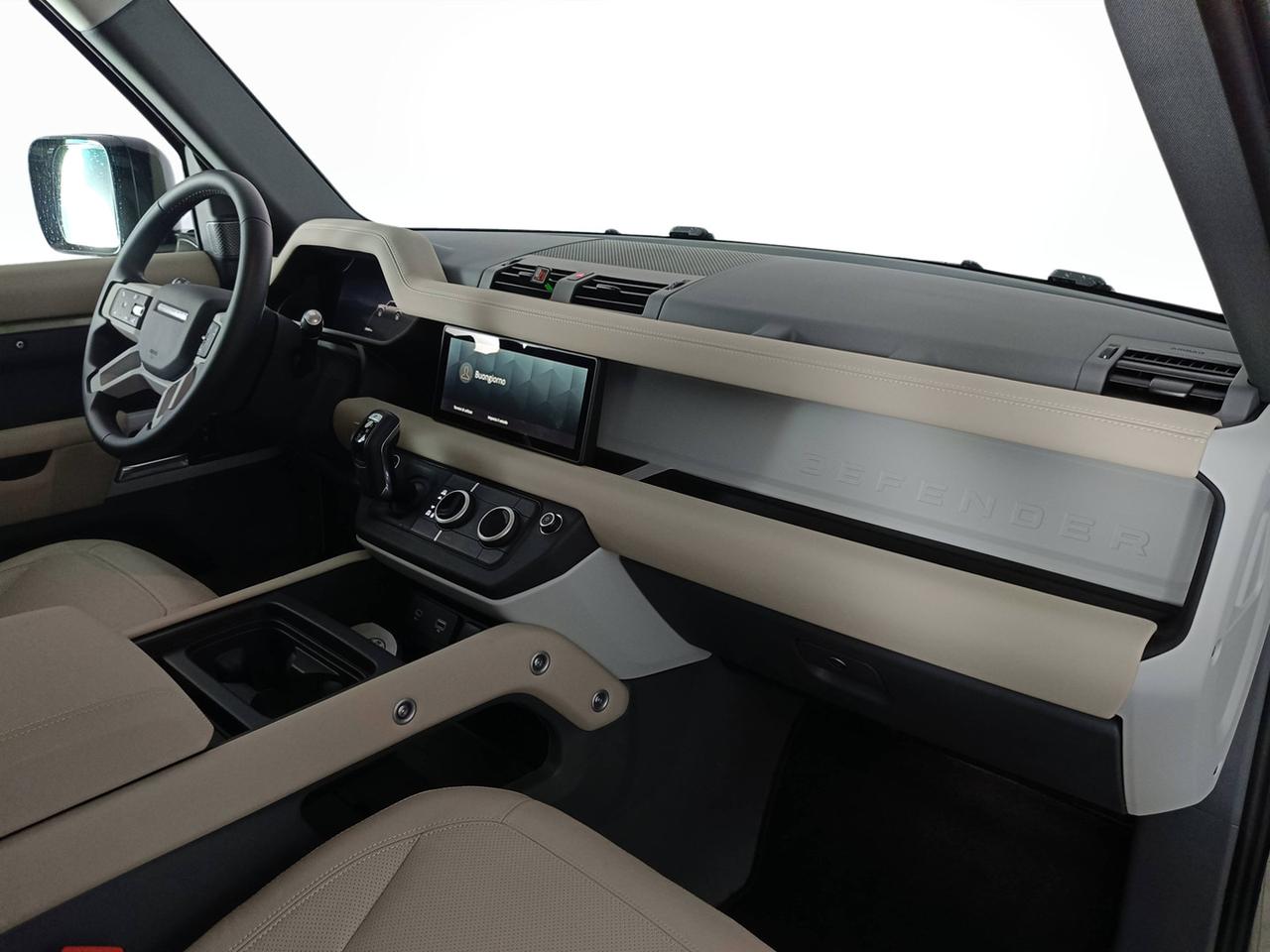 LAND ROVER Defender 110 3.0d i6 mhev X-Dynamic SE awd 200cv auto