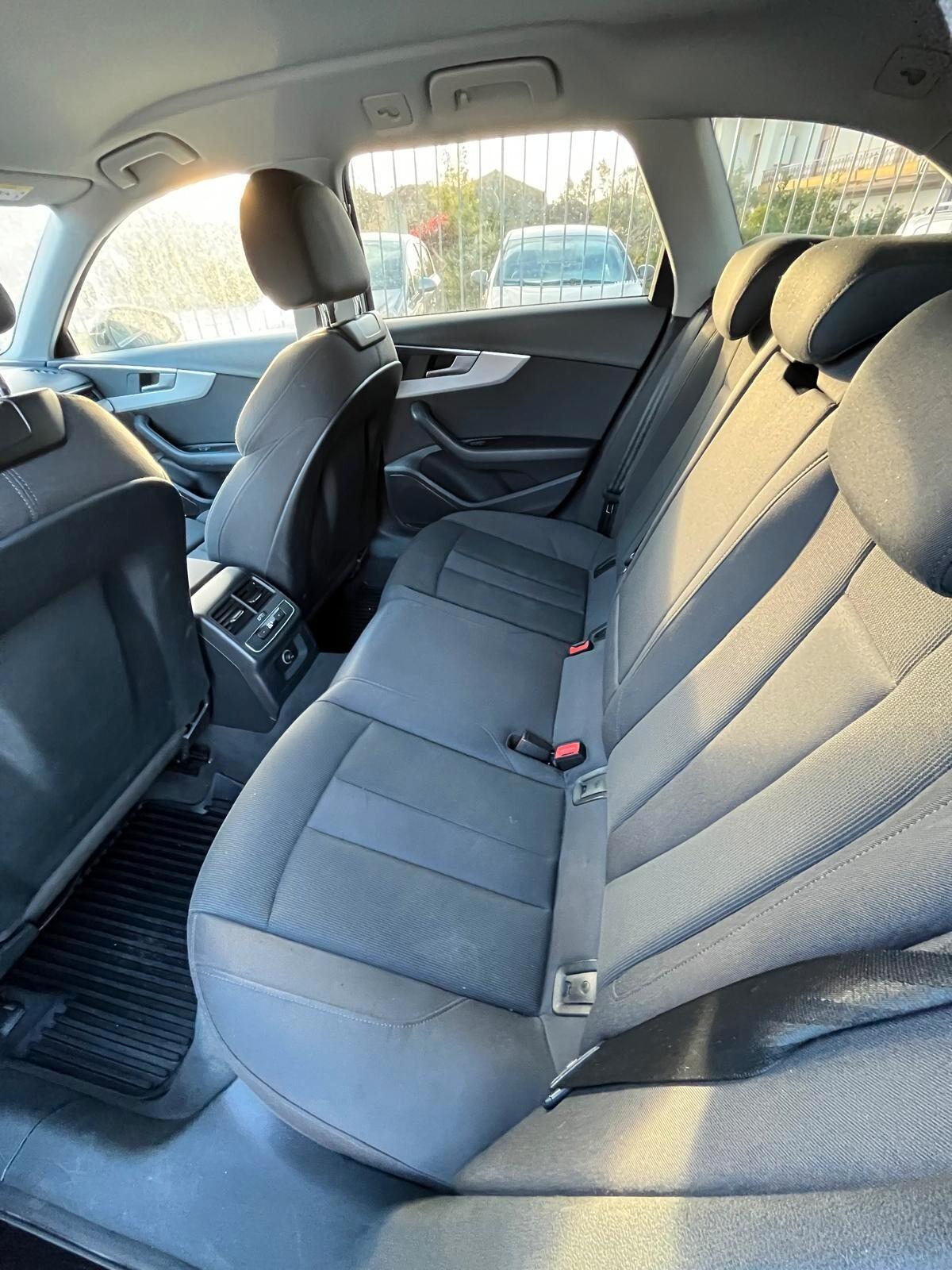 Audi A4 Avant 40 g-tron S tronic Design