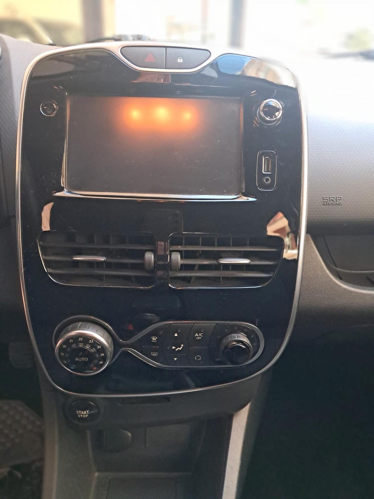 RENAULT CLIO 1.5 Dci 75CV-NEOPATENTATI-Euro7490