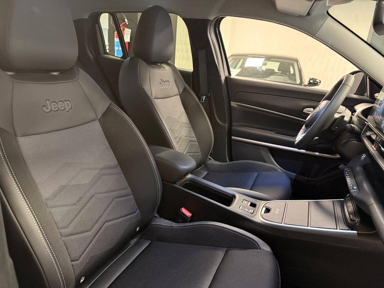 Jeep Avenger 1.2 Turbo 100 CV MHEV Summit